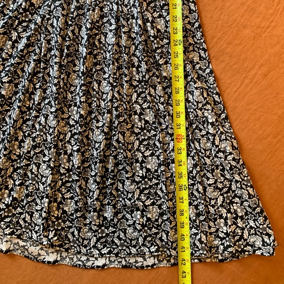 Vintage Black and White Floral Midi Dress, Size 8 - Picture 6 of 6